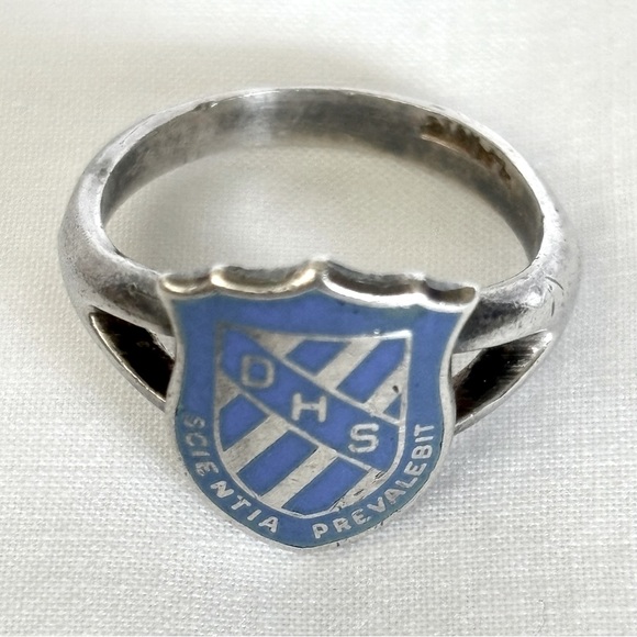 Vintage Sterling Silver Enamel High School Ring Dryden Ontario DHS Motto Crest - Picture 1 of 3